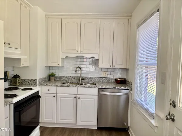 $1,595 | 704 North King Charles Road, Raleigh, NC 27610