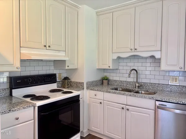 $1,595 | 704 North King Charles Road, Raleigh, NC 27610