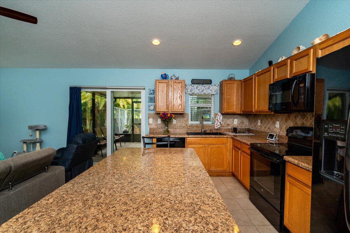 6102 Raintree Trail Fort Pierce, FL 34982 - Photo 11 of 36 11-Raintree-0510
