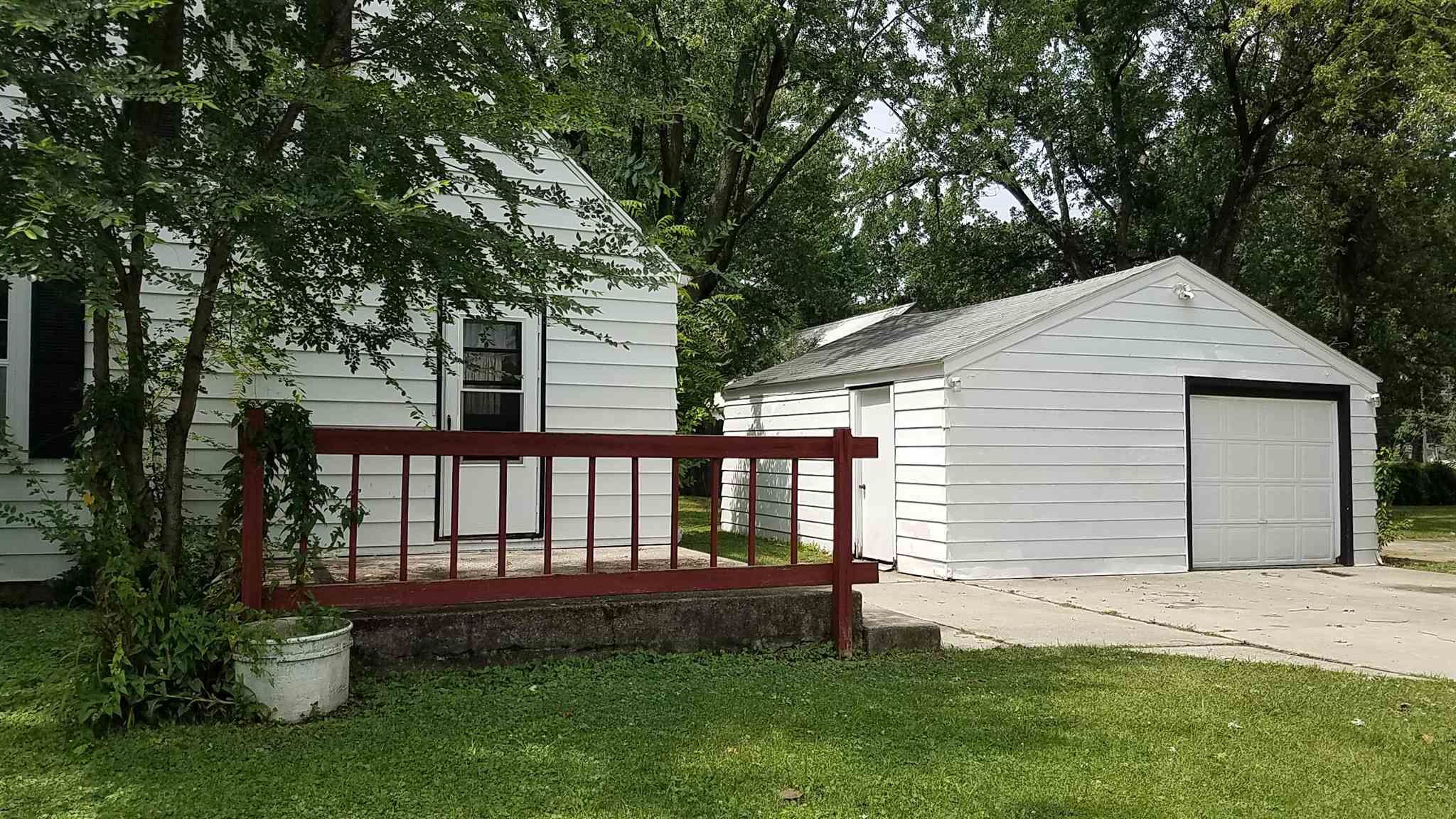 1704 Lower Huntington Road Fort Wayne, IN 46819 - Photo 3 of 15 Gallery Image 3
