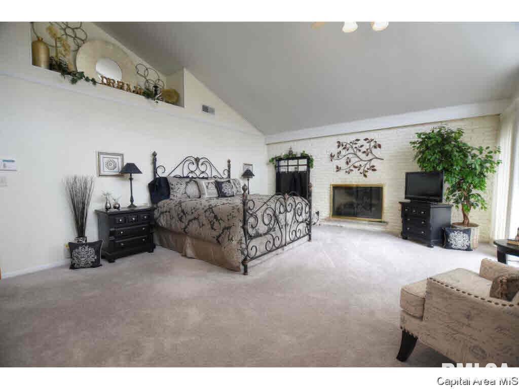 2 Beach View Lane Springfield, IL 62712 - Photo 17 of 36 Gallery Image 17