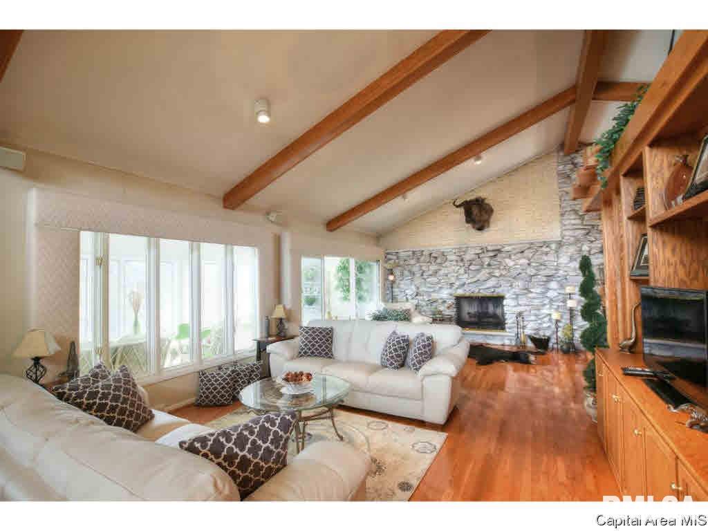 2 Beach View Lane Springfield, IL 62712 - Photo 4 of 36 Gallery Image 4