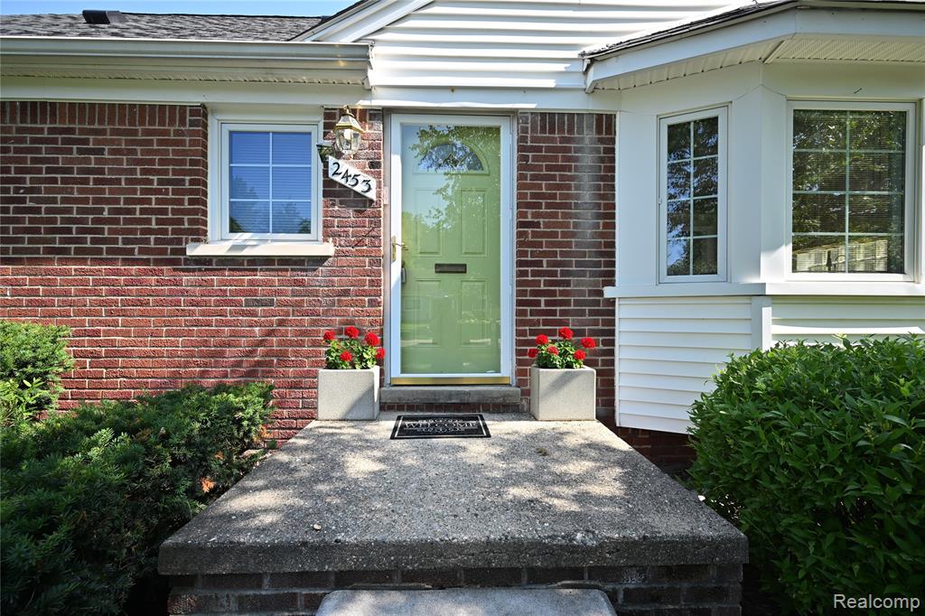 2453 Windemere Road Birmingham, MI 48009 - Photo 2 of 39