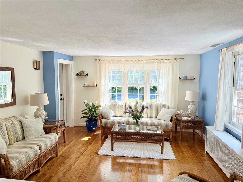 3454 Diamond Hill Road Cumberland, RI 02864 - Photo 5 of 46
