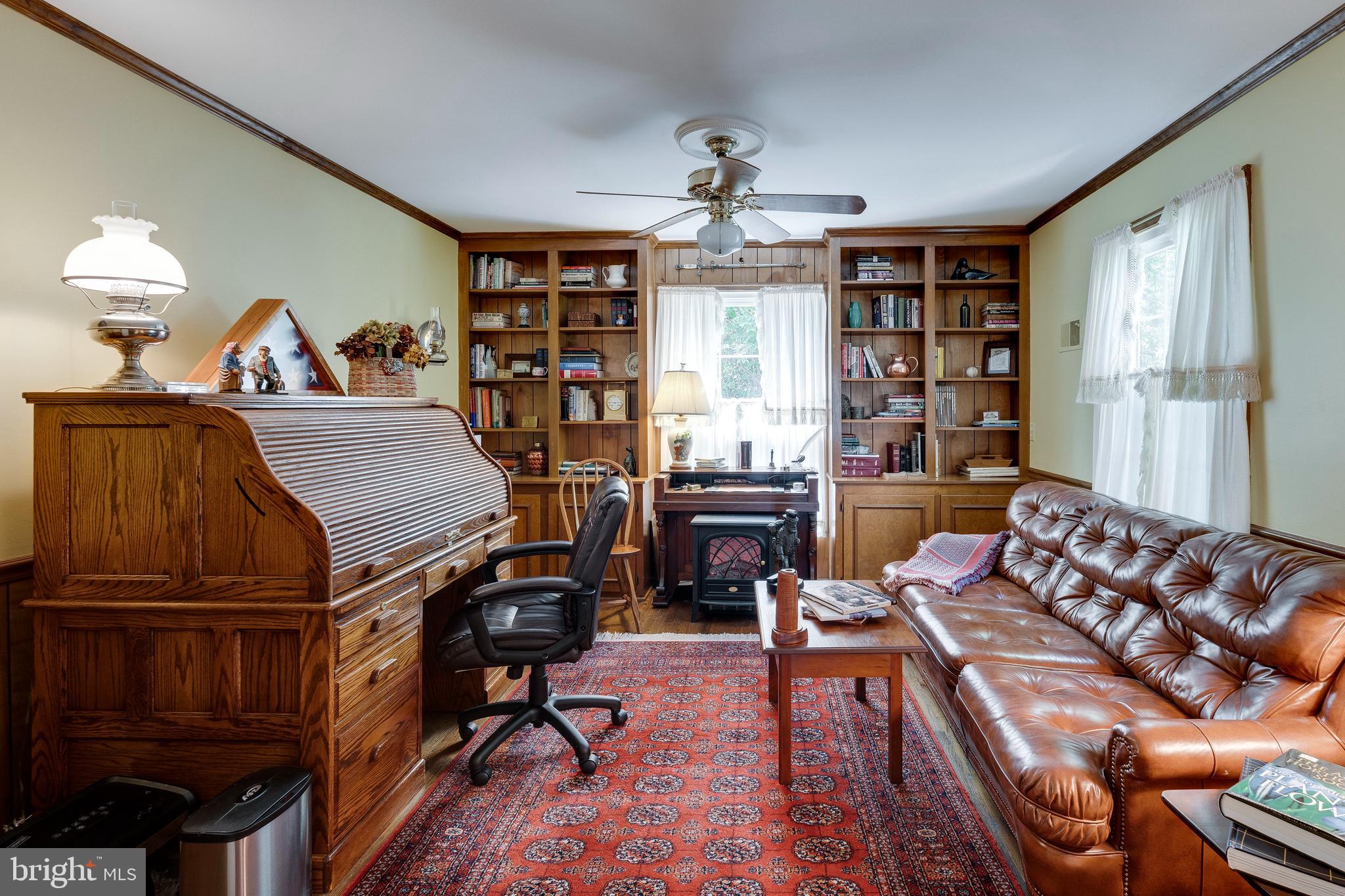 10910 Old Coach Road Potomac, MD 20854 - Photo 4 of 19 Gallery Image 4