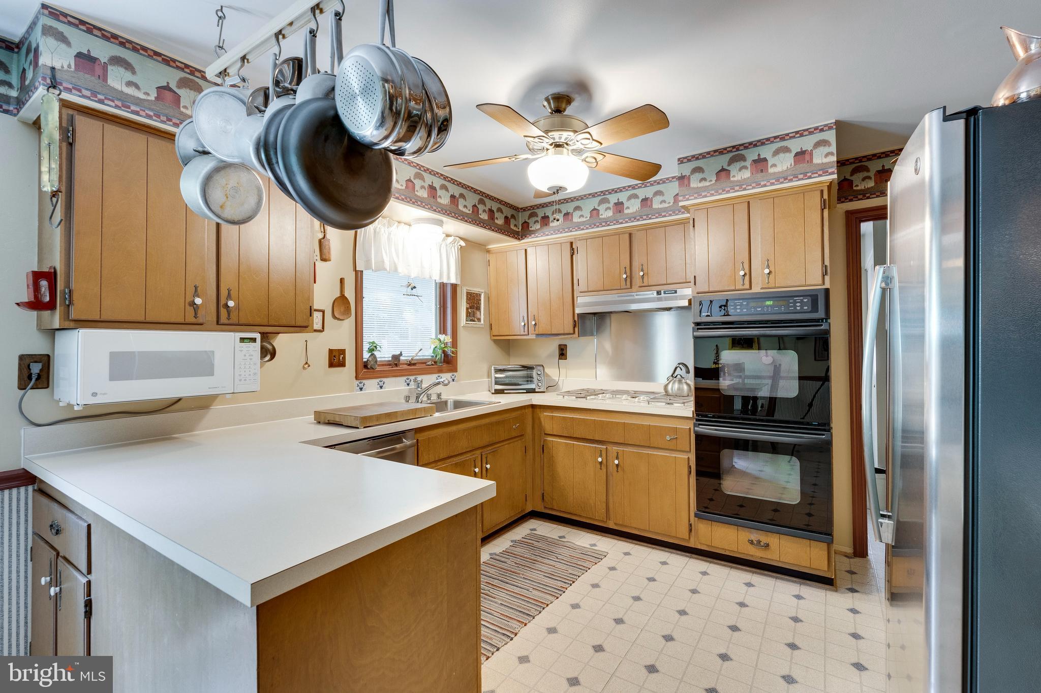 10910 Old Coach Road Potomac, MD 20854 - Photo 7 of 19 Gallery Image 7
