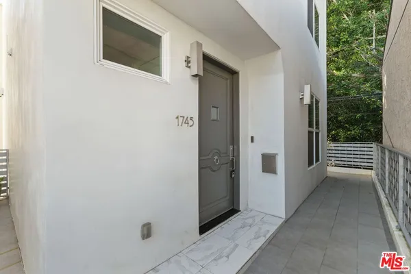 $7,250 | 1745 South Barrington Avenue, Los Angeles, CA 90025
