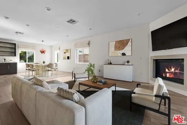 $7,250 | 1745 South Barrington Avenue, Los Angeles, CA 90025