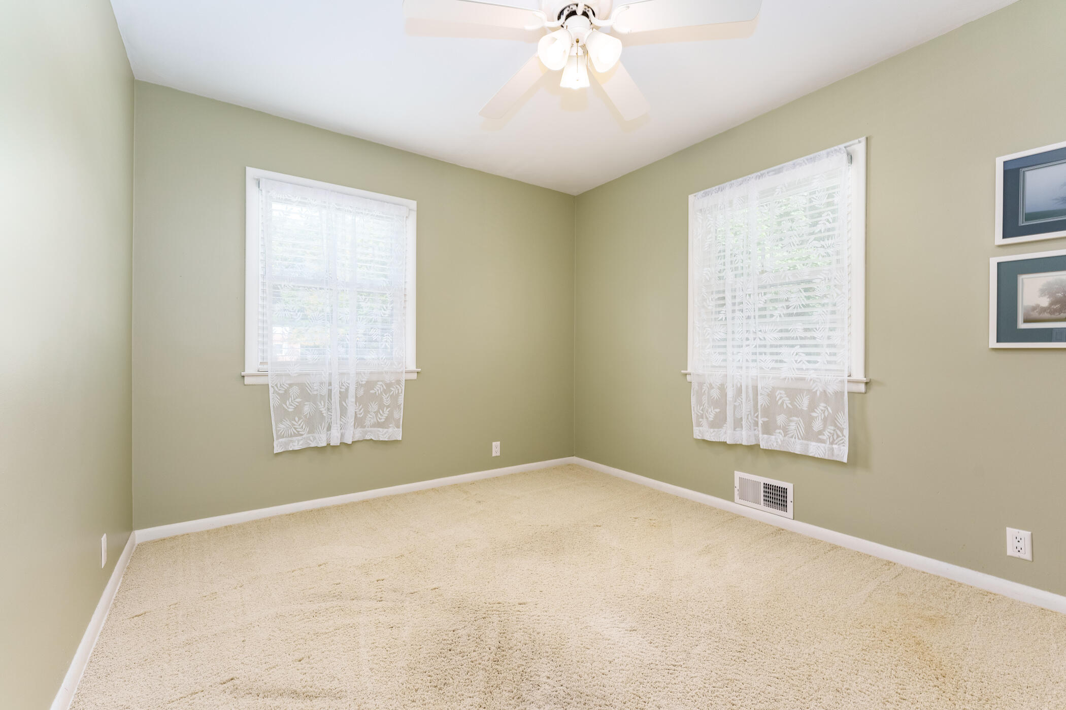 2232 Rambling Road Kalamazoo, MI 49008 - Photo 14 of 39 Rambling_Rd_2232_Kalamazoo_49008-17