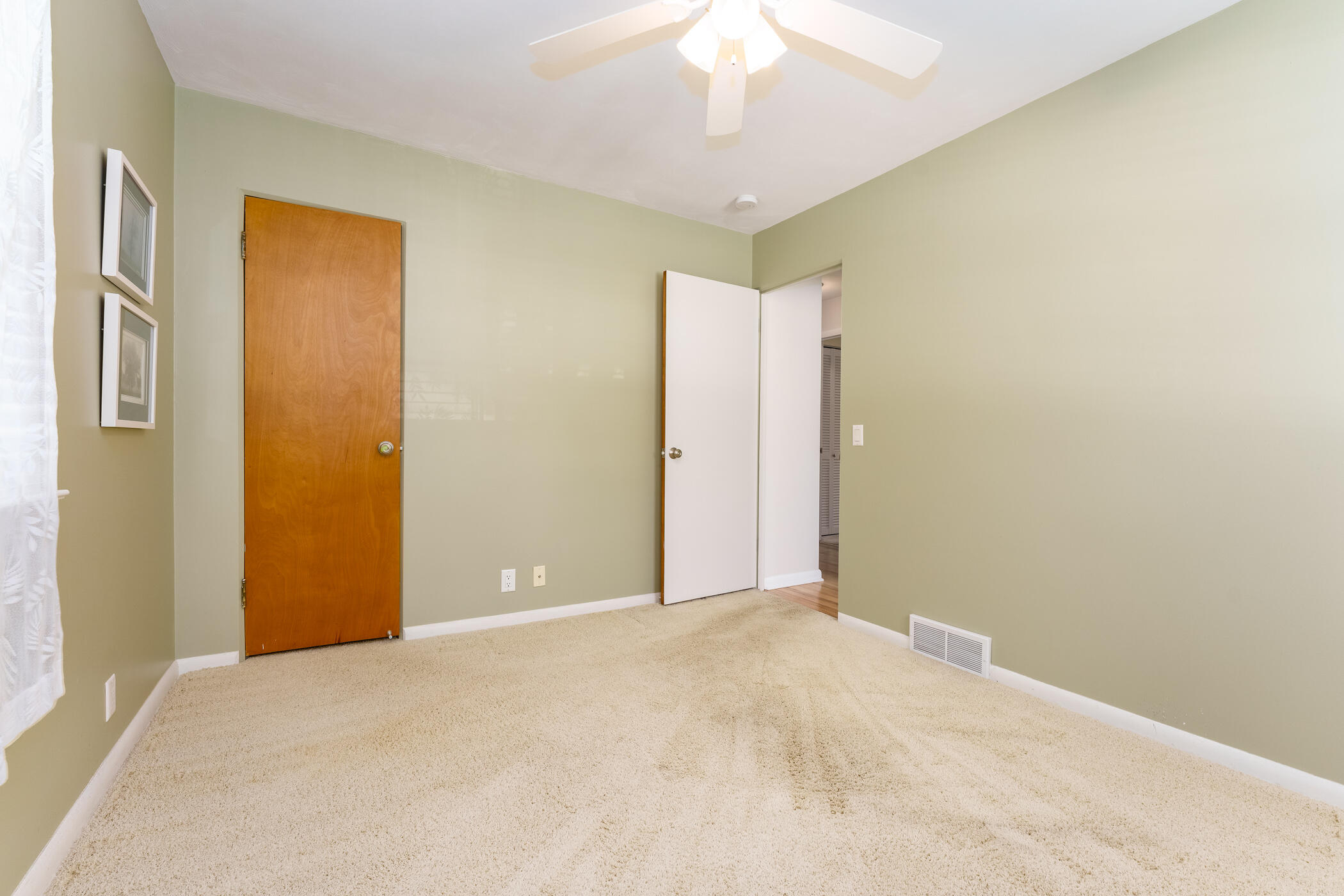 2232 Rambling Road Kalamazoo, MI 49008 - Photo 15 of 39 Rambling_Rd_2232_Kalamazoo_49008-18