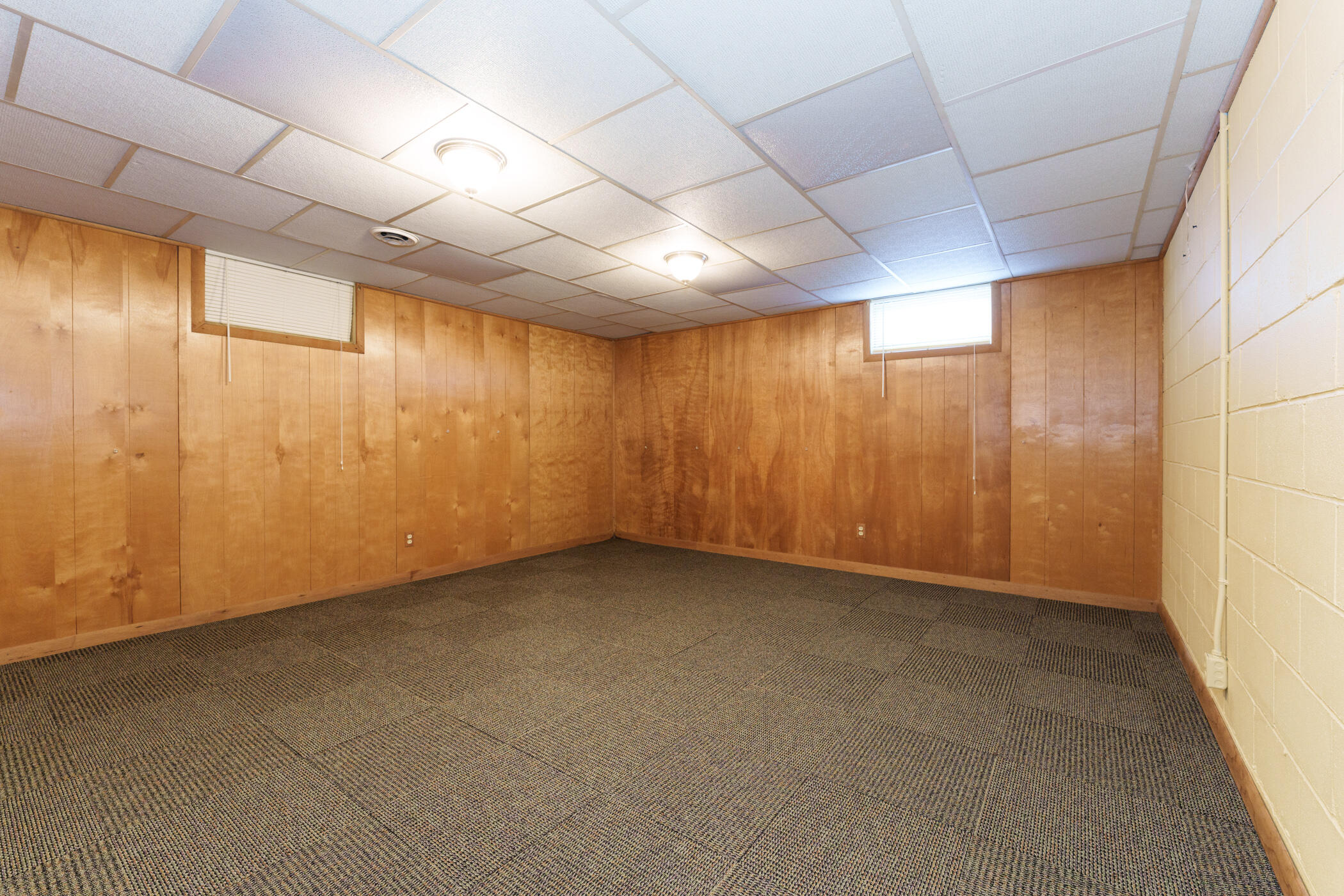 2232 Rambling Road Kalamazoo, MI 49008 - Photo 25 of 39 Rambling_Rd_2232_Kalamazoo_49008-27