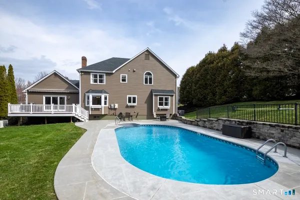 $1,099,900 | 16 Shadowood Lane, Trumbull, CT 06611