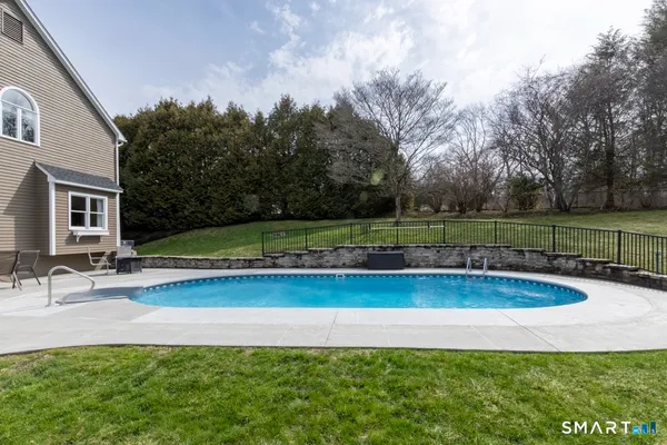 $1,099,900 | 16 Shadowood Lane, Trumbull, CT 06611