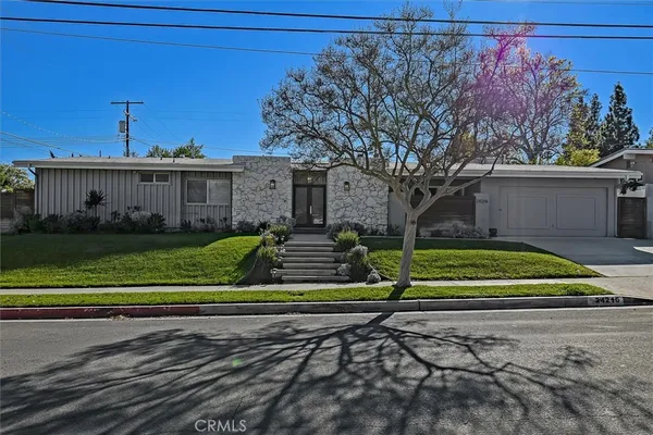 $7,200 | 24216 Calvert Street, Woodland Hills, CA 91367