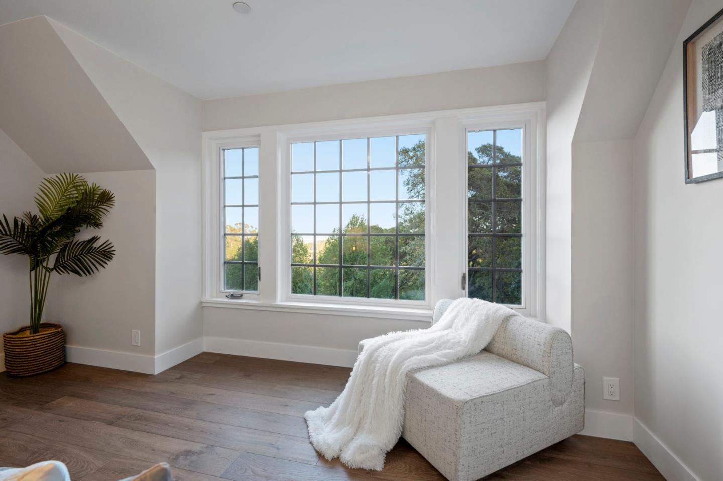 260 Robin Road Hillsborough, CA 94010 - Photo 61 of 96 Gallery Image 61