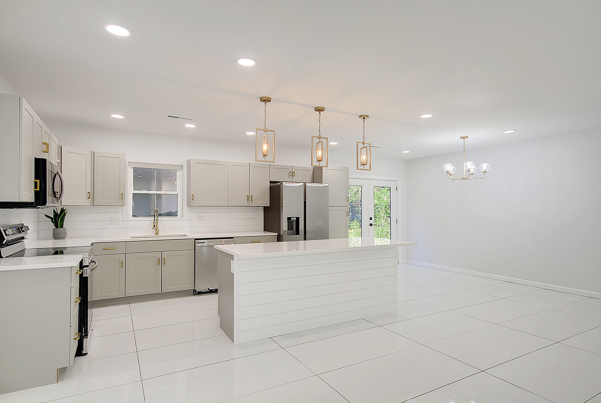8176 Willtown Road Hollywood, SC 29449 - Photo 1 of 39 CREM_8176 Willtown_012
