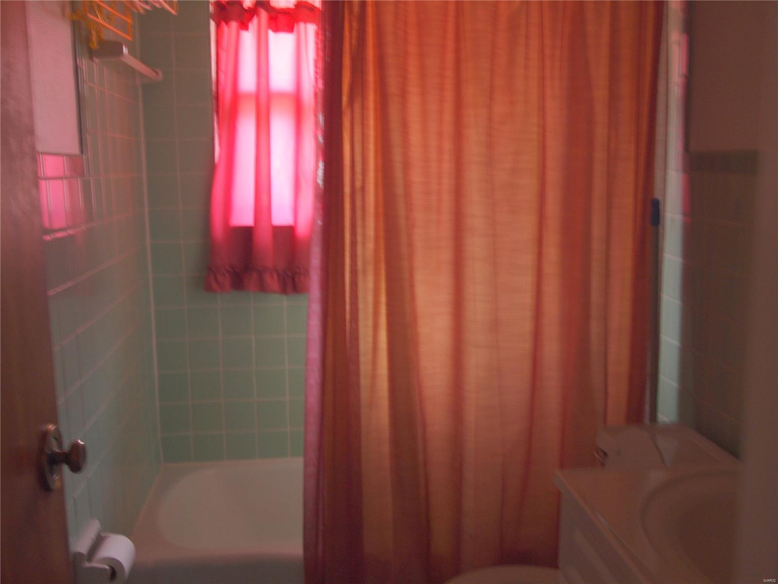 643 Royal Heights Road Belleville, IL 62226 - Photo 3 of 10 Gallery Image 3