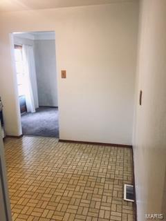 643 Royal Heights Road Belleville, IL 62226 - Photo 8 of 10 Gallery Image 8