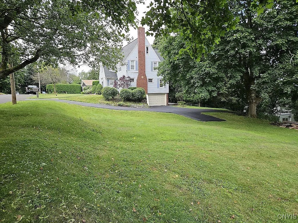 106 Hilltop Road Syracuse, NY 13215 - Photo 12 of 44