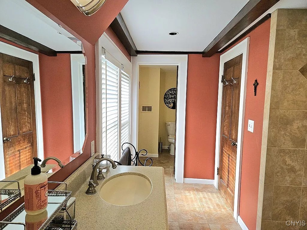 106 Hilltop Road Syracuse, NY 13215 - Photo 14 of 44