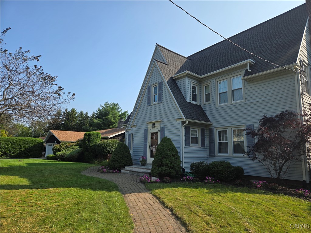 106 Hilltop Road Syracuse, NY 13215 - Photo 2 of 44