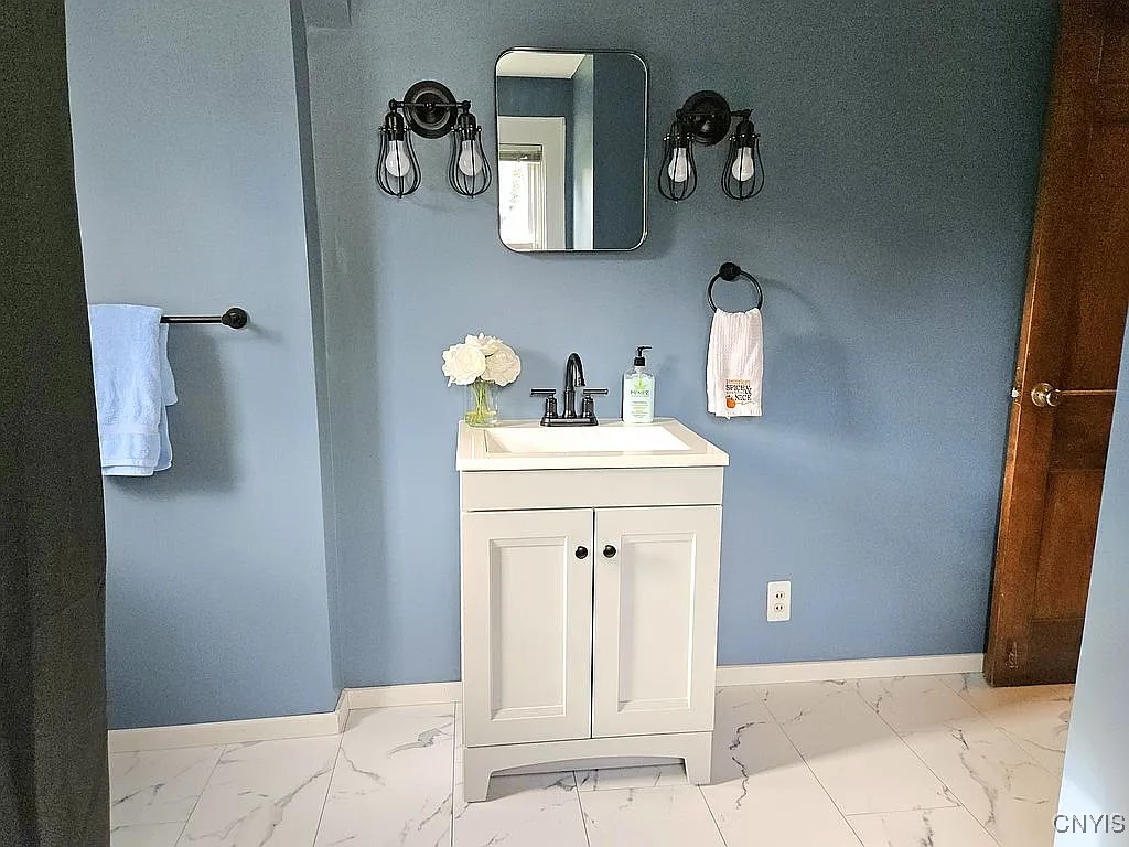 106 Hilltop Road Syracuse, NY 13215 - Photo 25 of 44