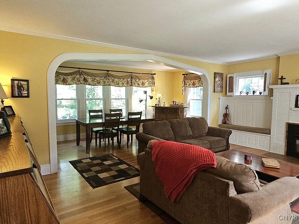 106 Hilltop Road Syracuse, NY 13215 - Photo 3 of 44