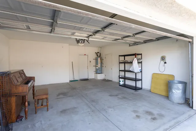 $524,900 | 586 West Lindquist Street, Kingsburg, CA 93631