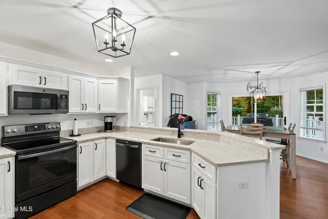 $589,000 | 2 Kendall Place, Glenville, NY 12019