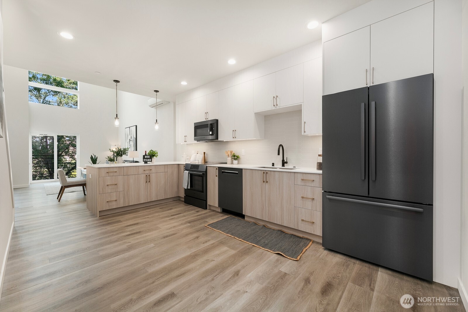2017 West Bertona Street Seattle, WA 98199 - Photo 2 of 16