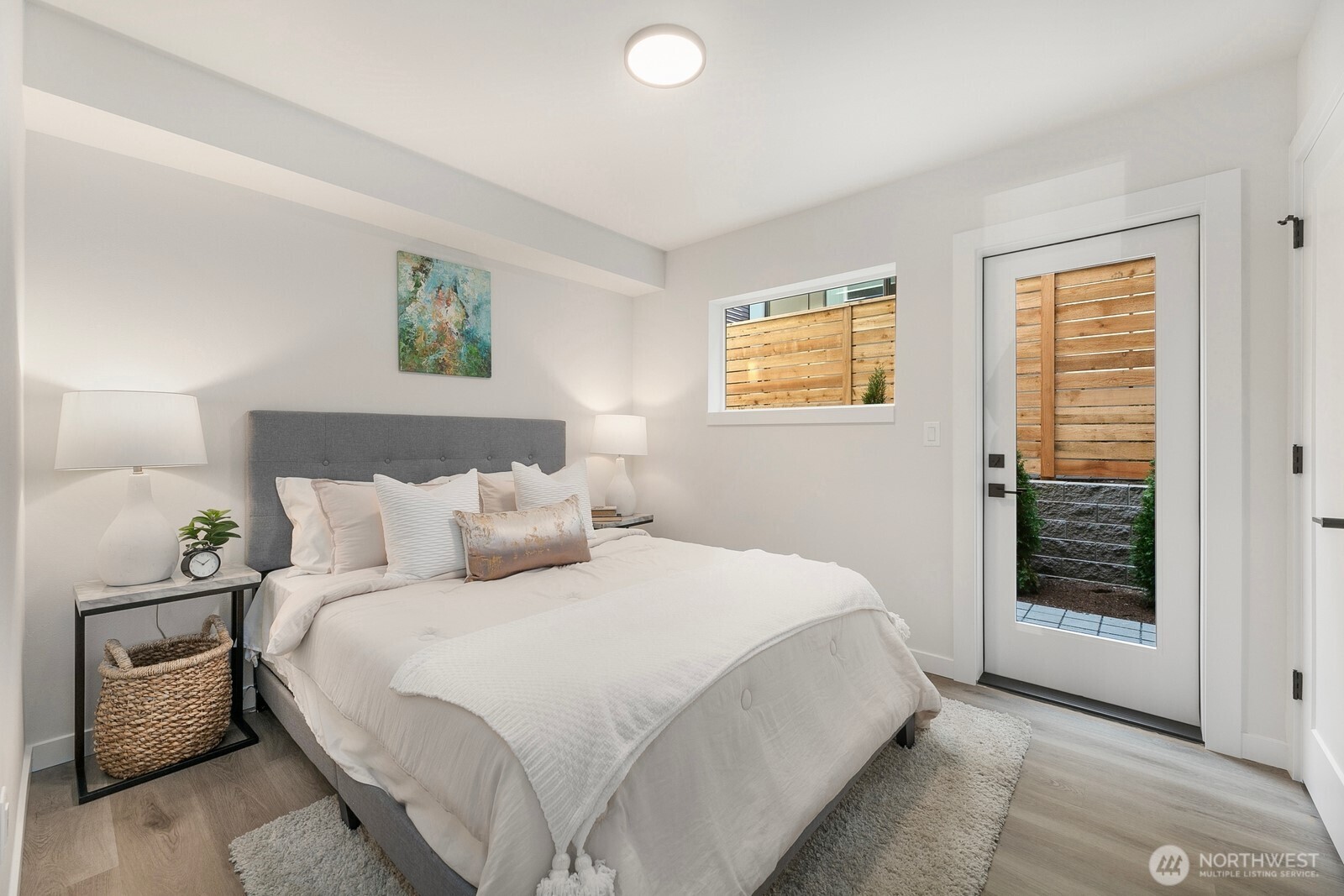 2017 West Bertona Street Seattle, WA 98199 - Photo 10 of 16