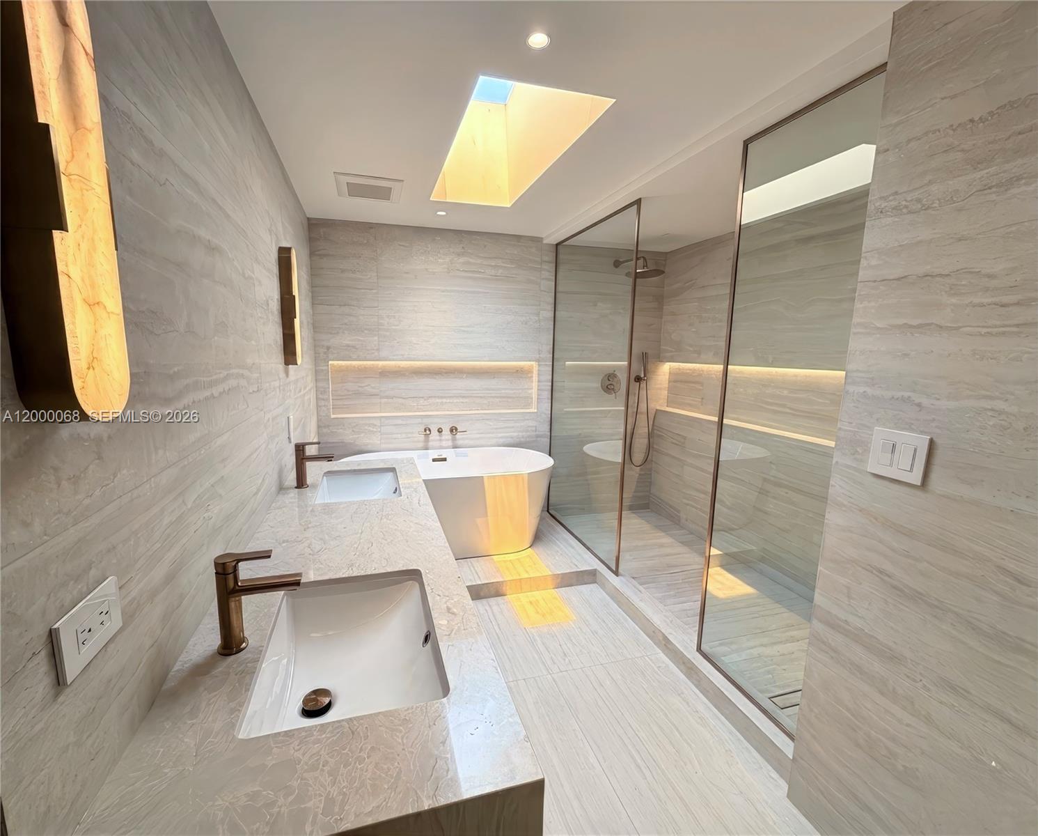 12600 Ixora Road North Miami, FL 33181 - Photo 10 of 21