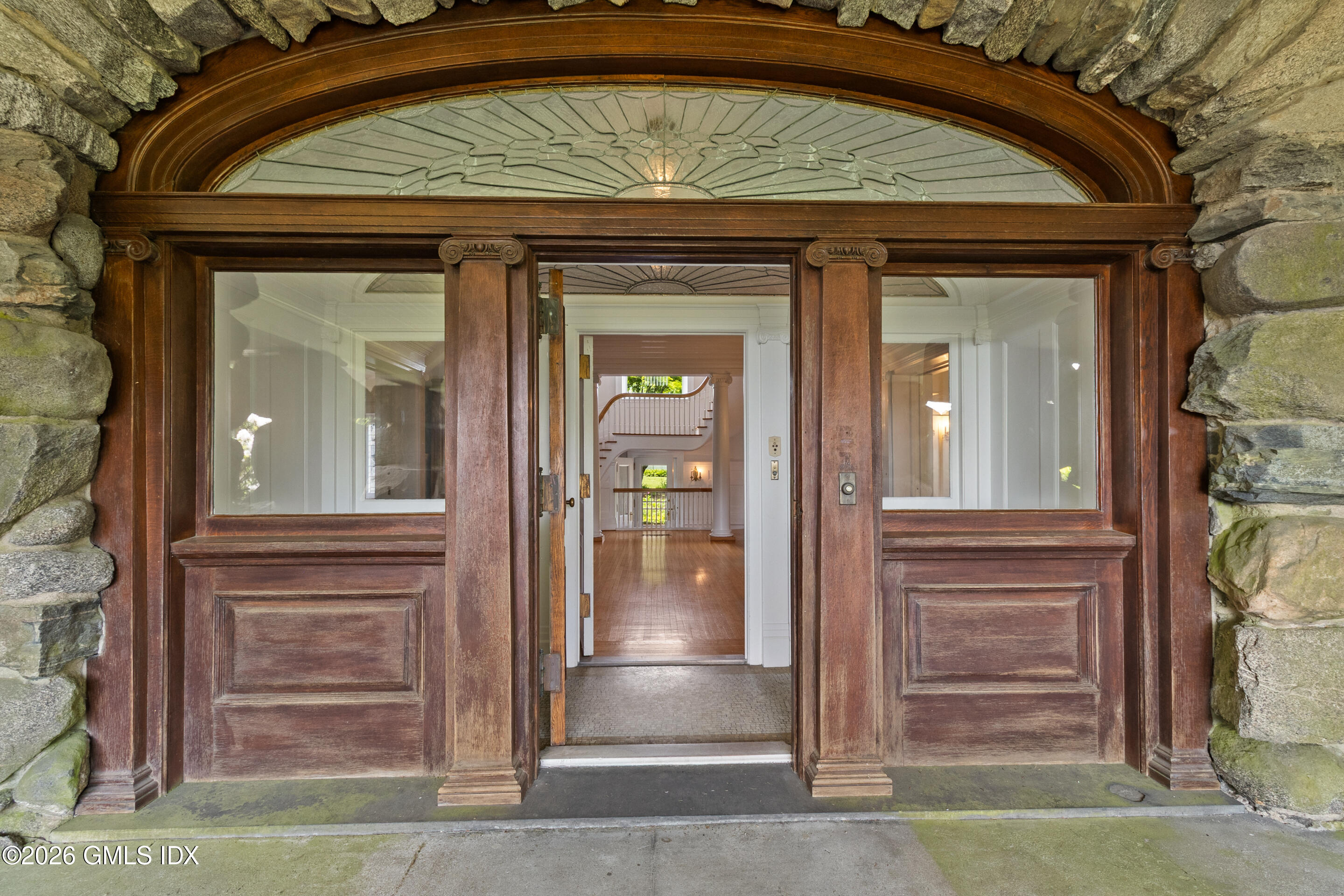 432 Field Point Road Greenwich, CT 06830 - Photo 45 of 49 Front Entrance
