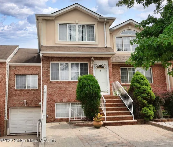 $829,900 | 47 Hemlock Street | Rossville