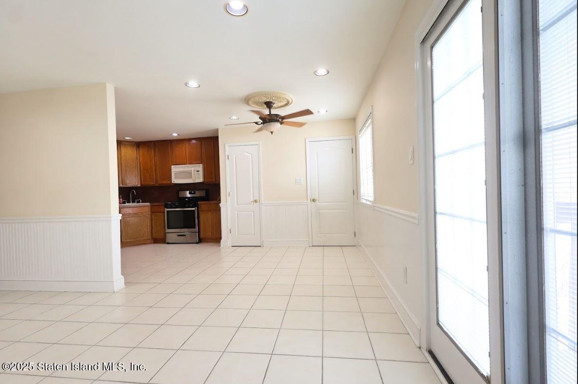 47 Hemlock Street Staten Island, NY 10309 - Photo 13 of 30 Kitchen