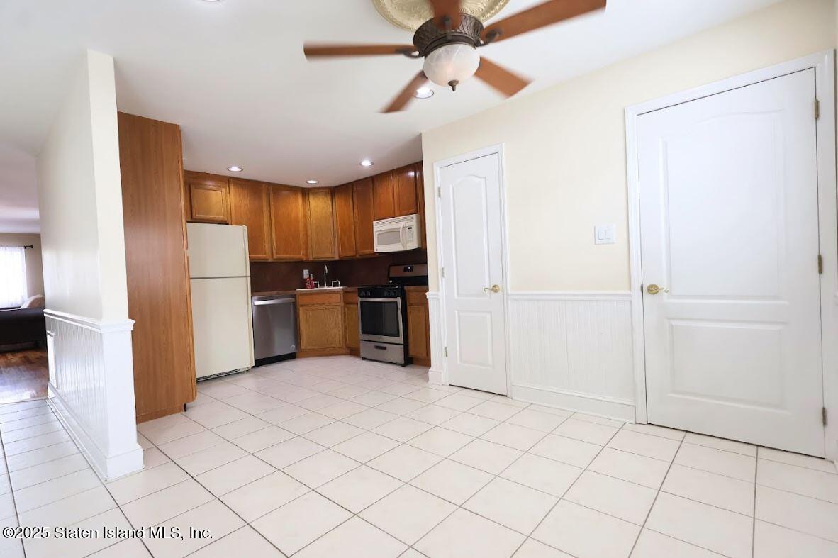47 Hemlock Street Staten Island, NY 10309 - Photo 15 of 30 Kitchen