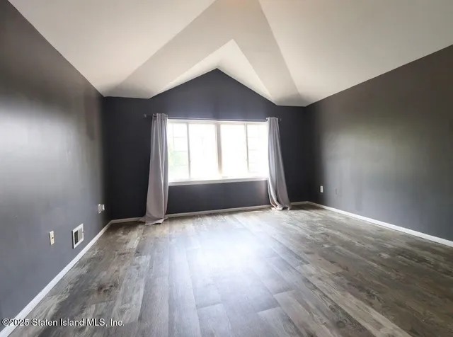 $829,900 | 47 Hemlock Street | Rossville