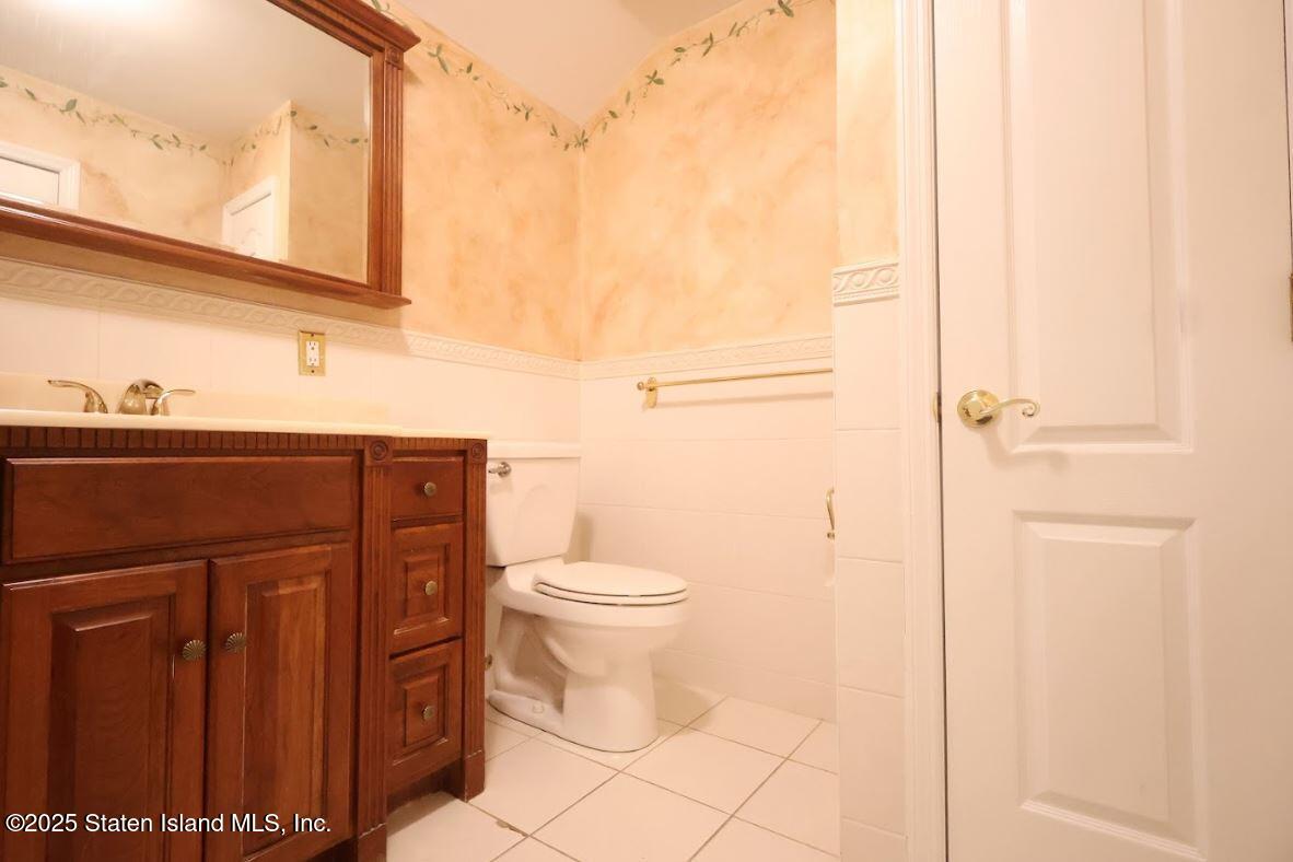 47 Hemlock Street Staten Island, NY 10309 - Photo 24 of 30 Full bath