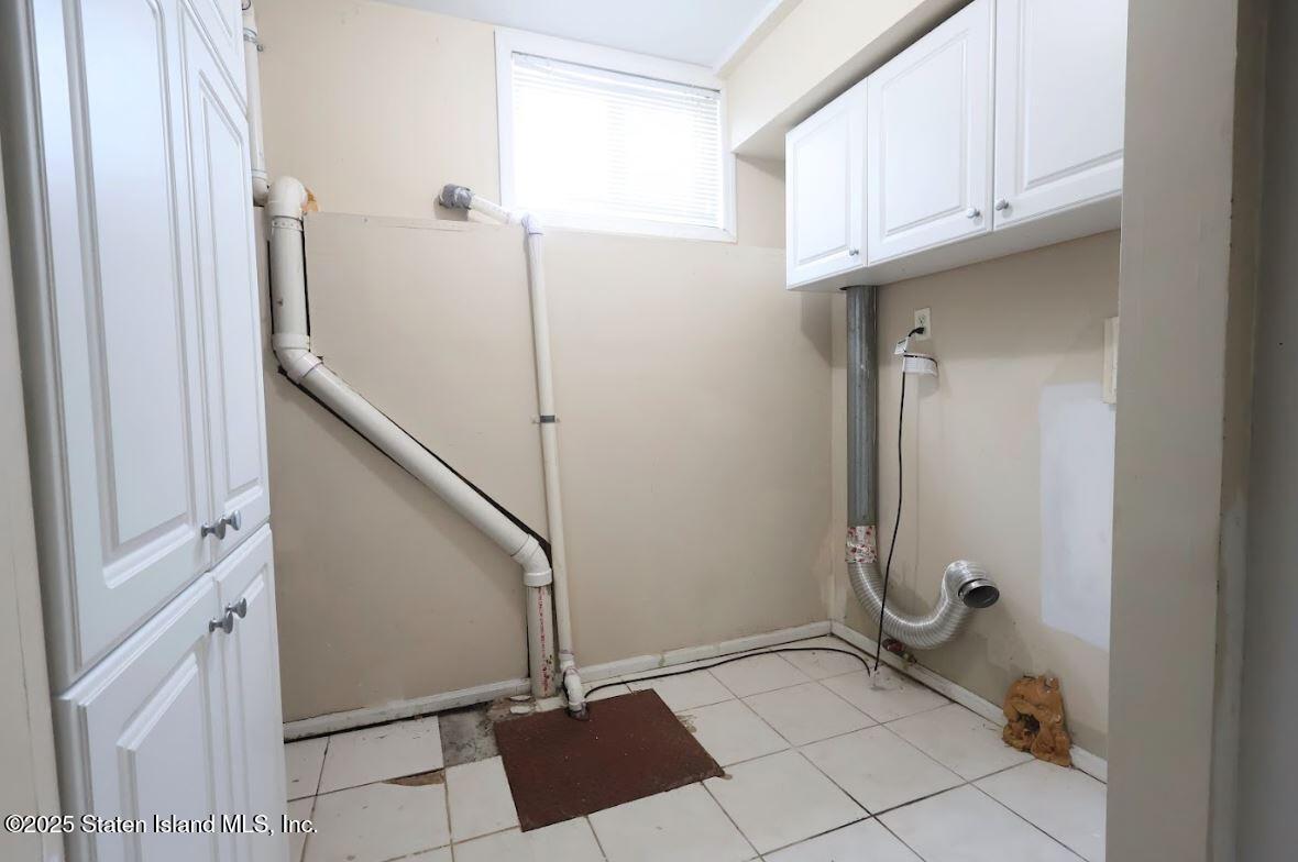 47 Hemlock Street Staten Island, NY 10309 - Photo 28 of 30 Laundy Room
