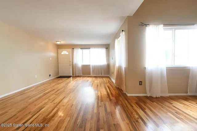 $829,900 | 47 Hemlock Street | Rossville