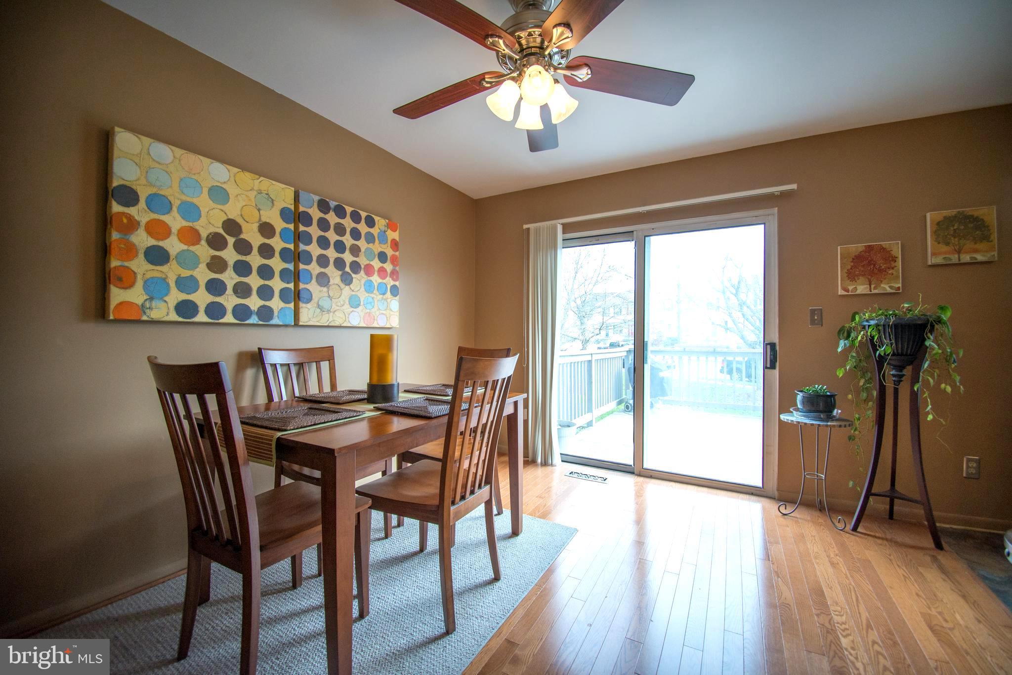 523 Brighton Place Baltimore, MD 21221 - Photo 6 of 30 Spacious dining room