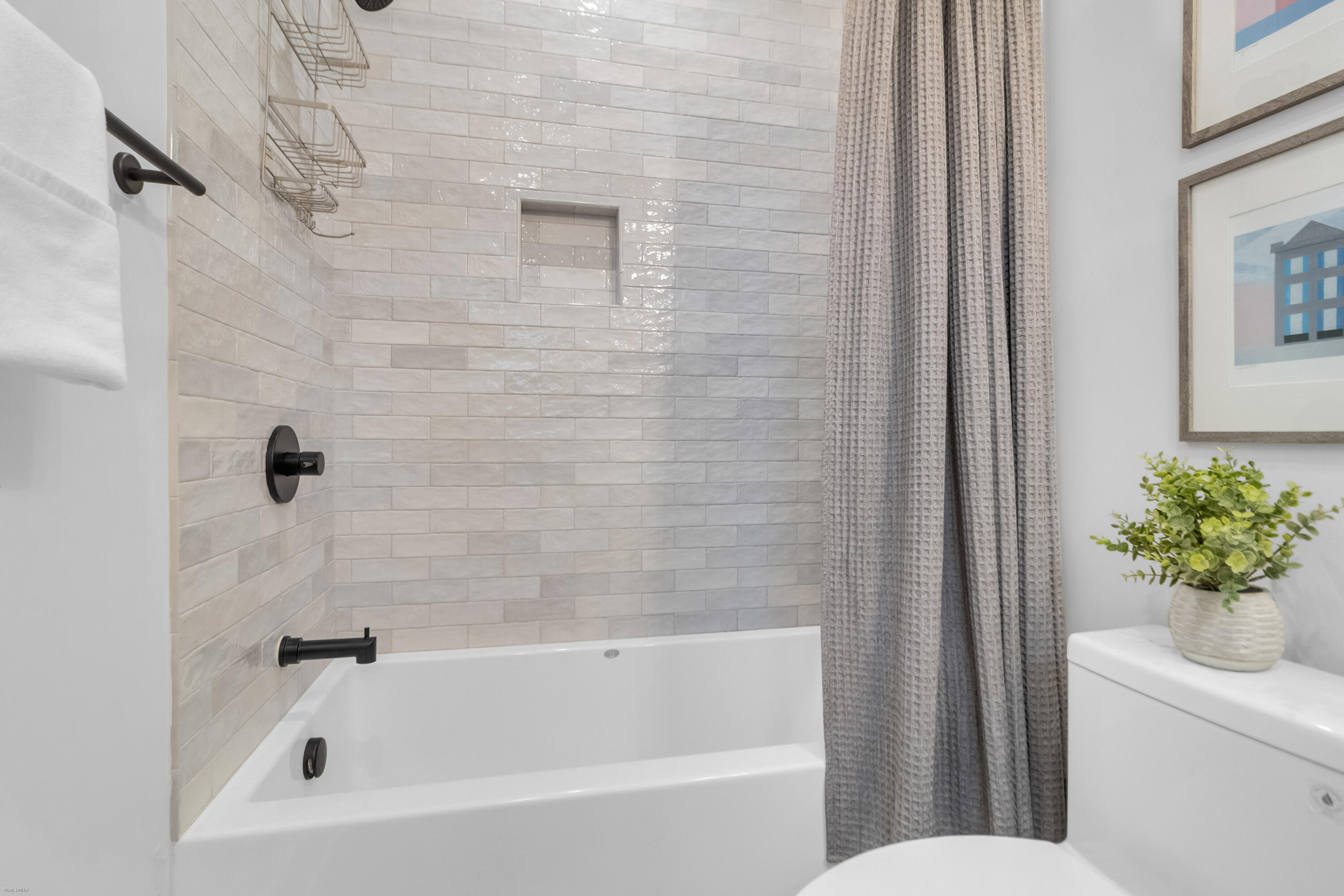 7 Carrere Court Charleston, SC 29403 - Photo 29 of 59 Ensuite Private Bath