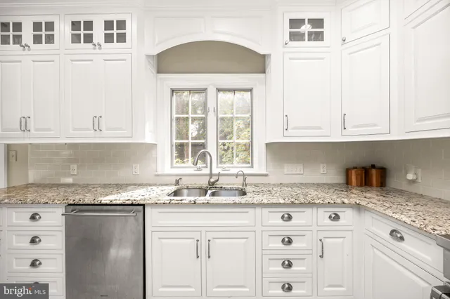 $699,900 | 5541 East Nithsdale Drive, Salisbury, MD 21801