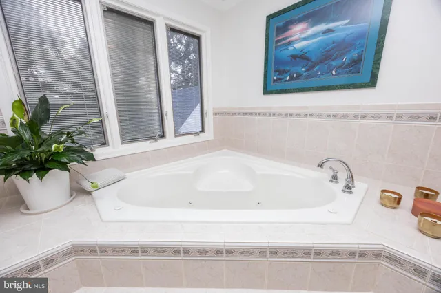 $699,900 | 5541 East Nithsdale Drive, Salisbury, MD 21801