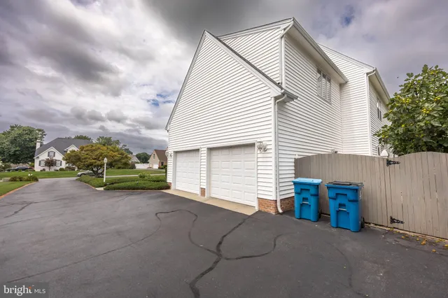 $699,900 | 5541 East Nithsdale Drive, Salisbury, MD 21801