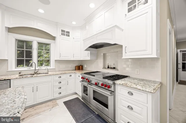 $699,900 | 5541 East Nithsdale Drive, Salisbury, MD 21801