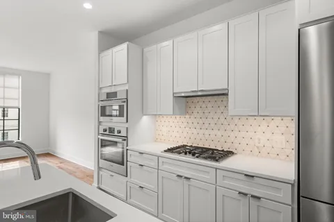 $3,750 | 1312 King Street, Unit 206, Alexandria, VA 22314