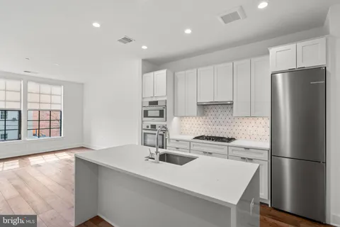 $3,750 | 1312 King Street, Unit 206, Alexandria, VA 22314