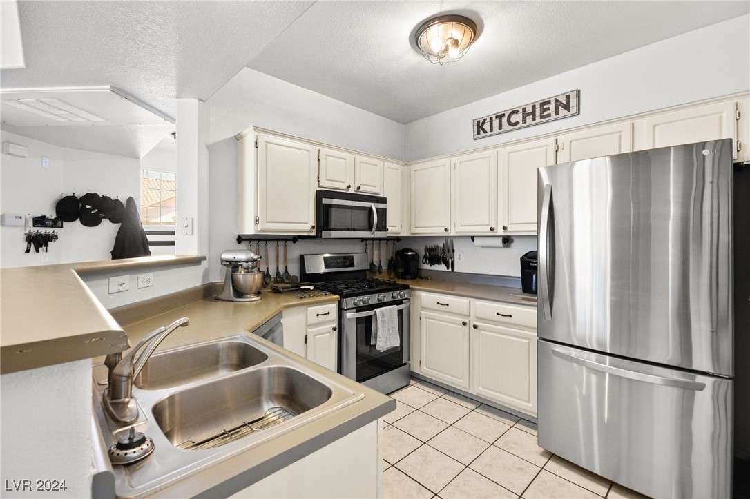 8555 West Russell Road, Unit 2069 Las Vegas, NV 89113 - Photo 7 of 33