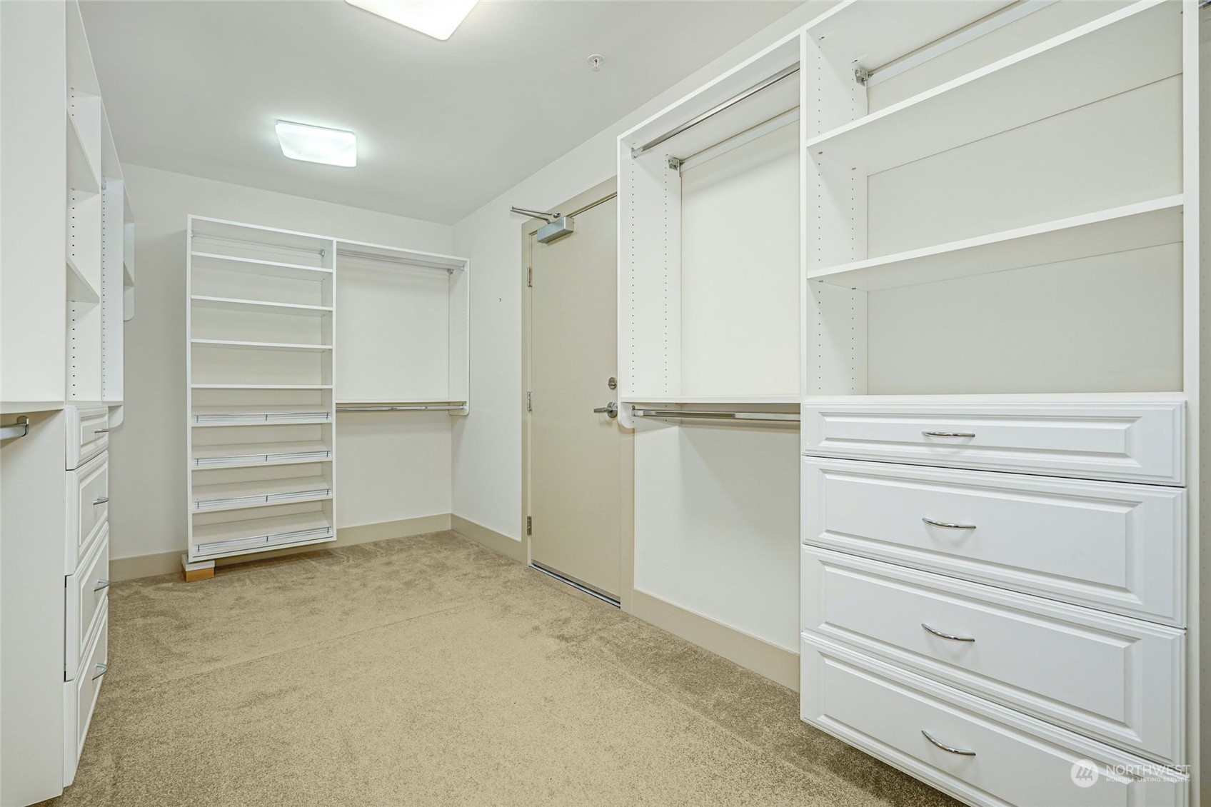 316 Walnut Street, Unit 201 Edmonds, WA 98020 - Photo 20 of 29 a view of walk in closet